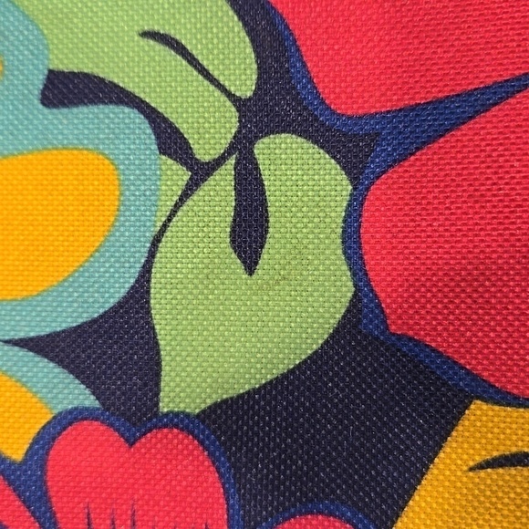 LILLY BLOOM FLORAL CROSSBODY PURSE. - Picture 4 of 8